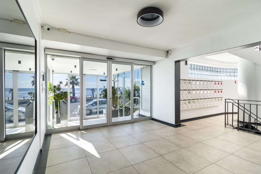 2 Bedroom Property for Sale in Mouille Point Western Cape